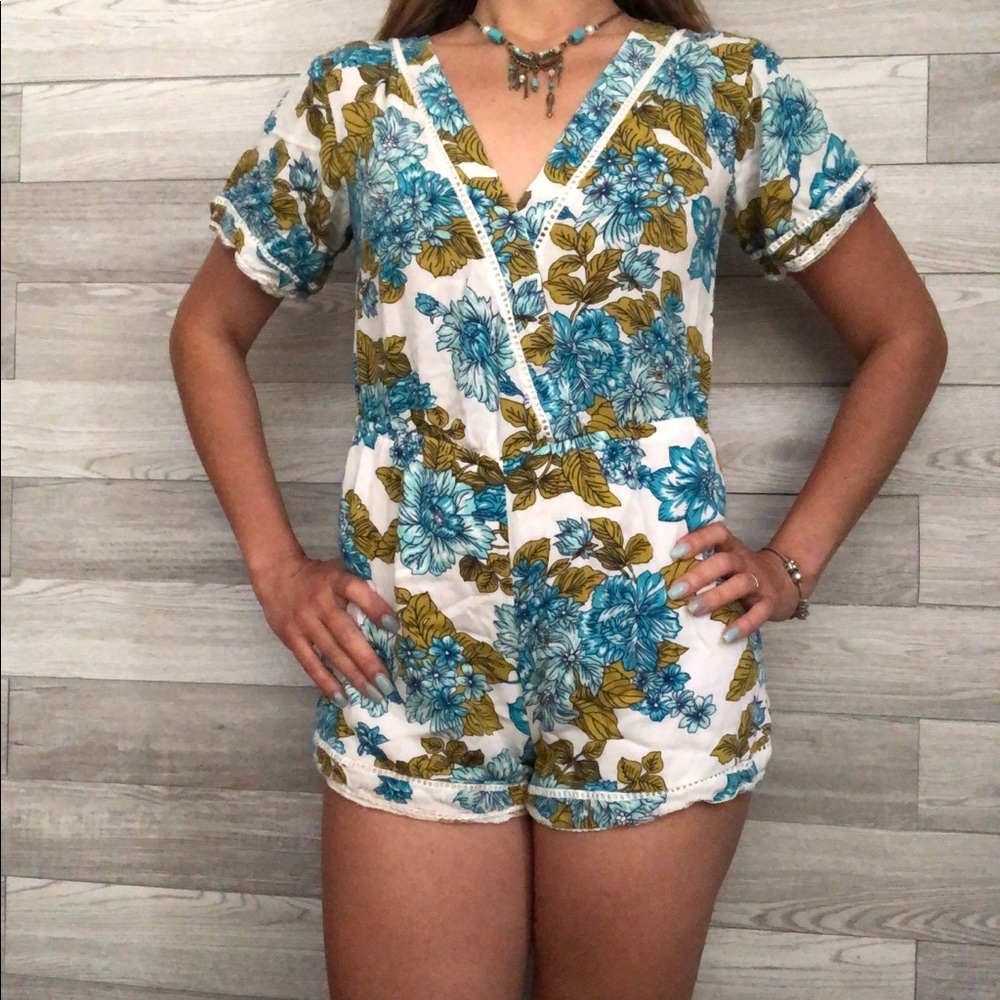 Volcom XS romper